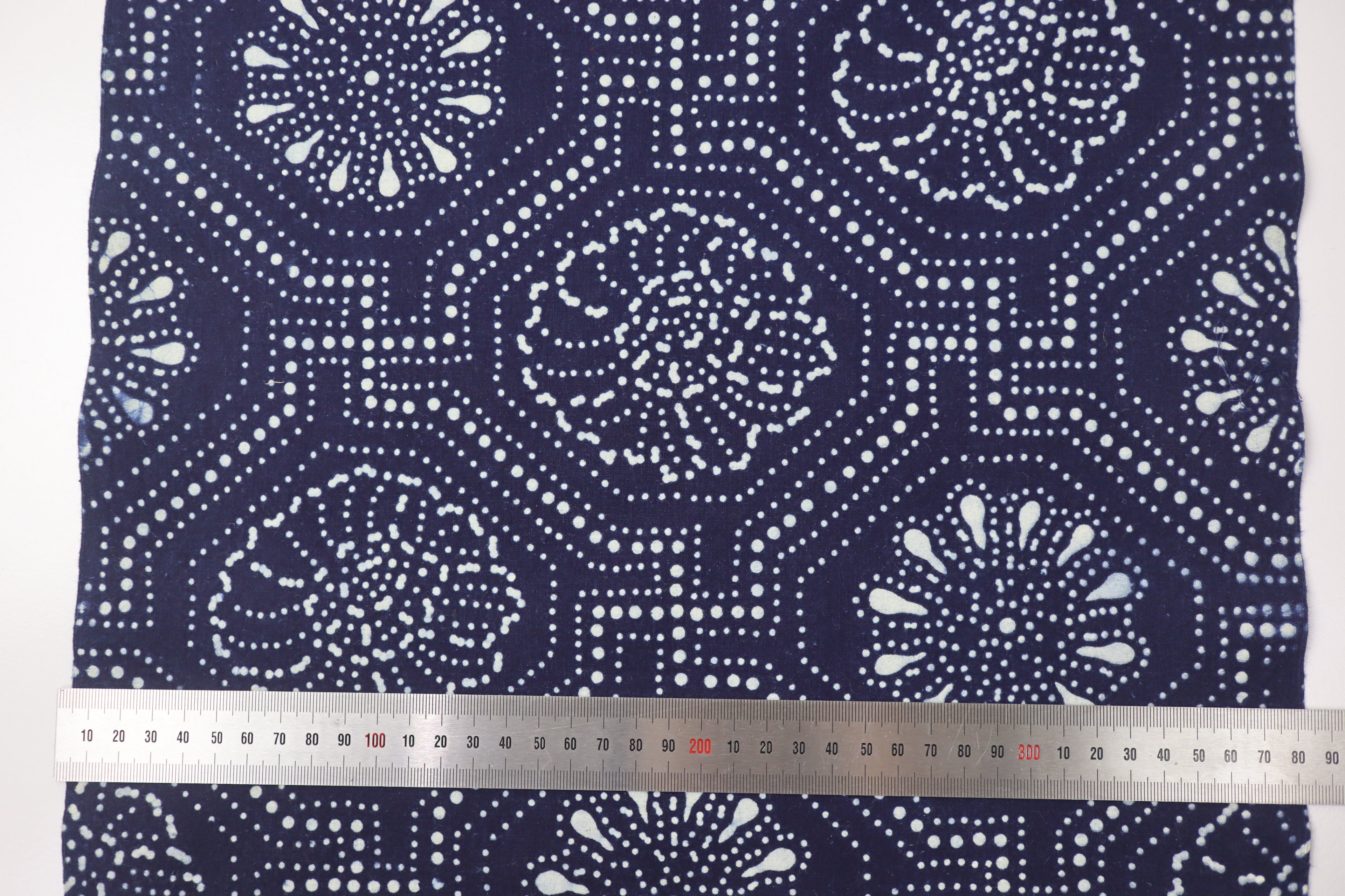 Japanese Indigo Fabric (Aizome) – Vintage Yukata / Kimono Cotton Textile for Quilting, Sewing & Craft – Authentic  Blue Cloth