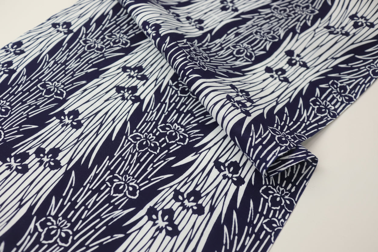 Japanese Chusen Indigo Fabric – Deadstock Yukata / kimono  Cotton Textile Iris  flower Pattern for Quilting, Sewing & Craft – Authentic Hand-Dyed Blue Cloth