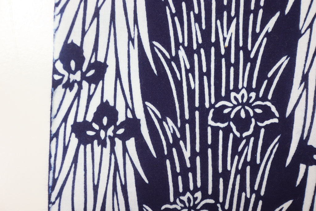 Japanese Chusen Indigo Fabric – Deadstock Yukata / kimono  Cotton Textile Iris  flower Pattern for Quilting, Sewing & Craft – Authentic Hand-Dyed Blue Cloth