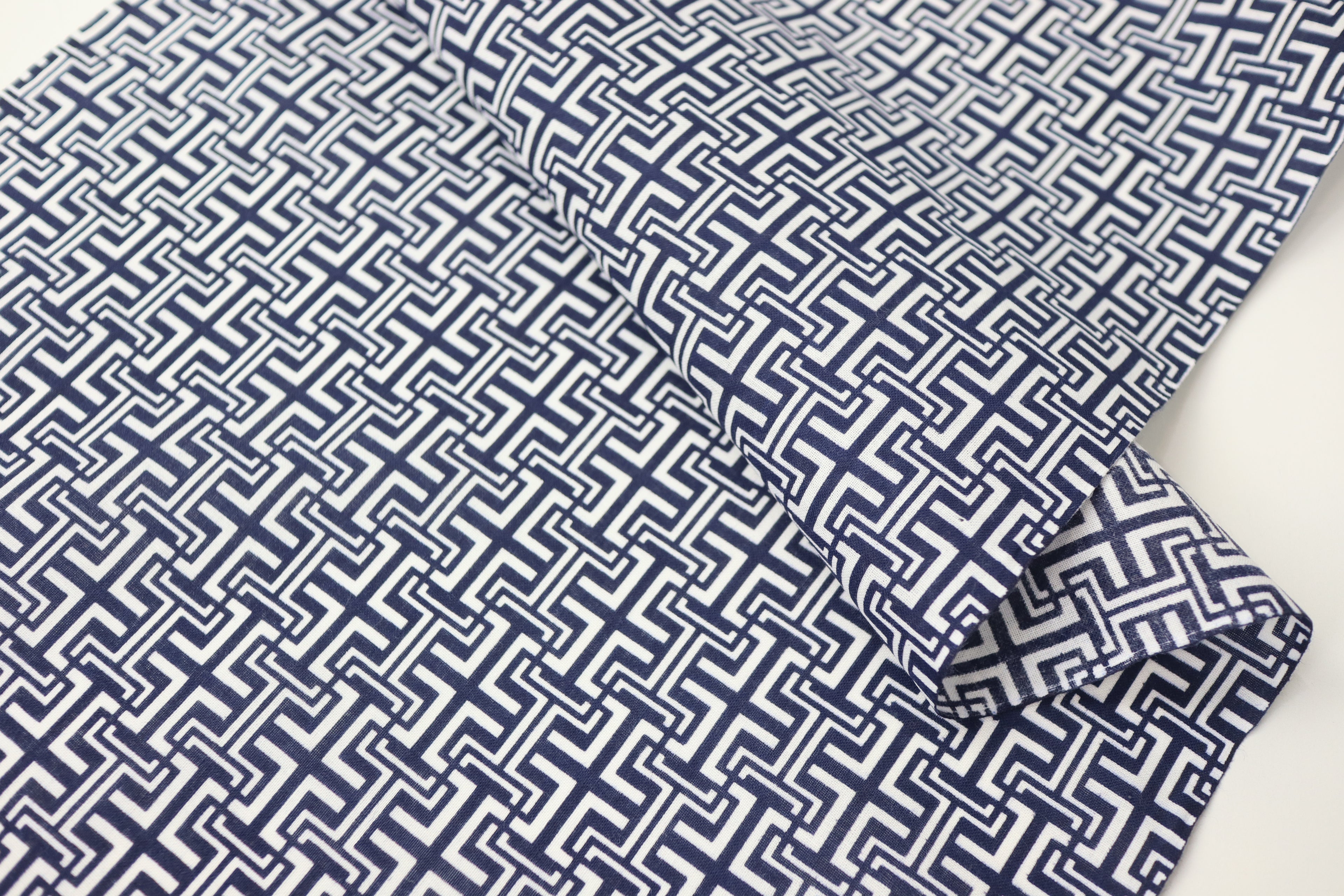 Japanese Cotton Fabric – Deadstock Yukata / kimono  Cotton Textile Geometric Pattern for Quilting, Sewing & Craft – Authentic Hand-Dyed Blue Cloth