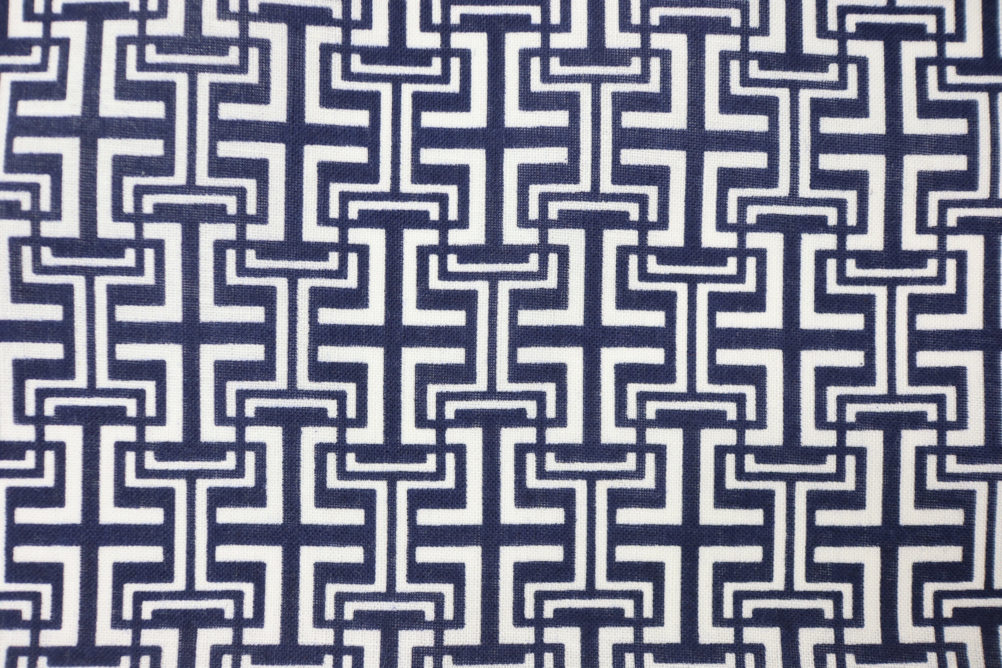 Japanese Cotton Fabric – Deadstock Yukata / kimono  Cotton Textile Geometric Pattern for Quilting, Sewing & Craft – Authentic Hand-Dyed Blue Cloth