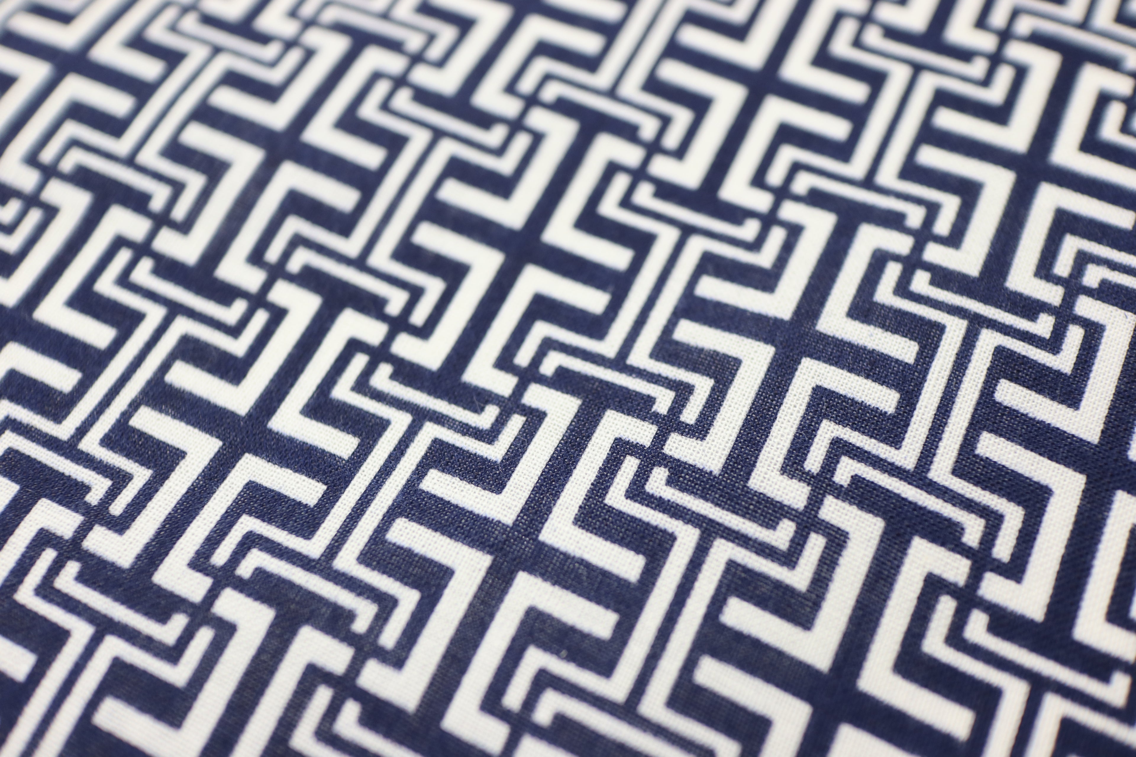 Japanese Cotton Fabric – Deadstock Yukata / kimono  Cotton Textile Geometric Pattern for Quilting, Sewing & Craft – Authentic Hand-Dyed Blue Cloth
