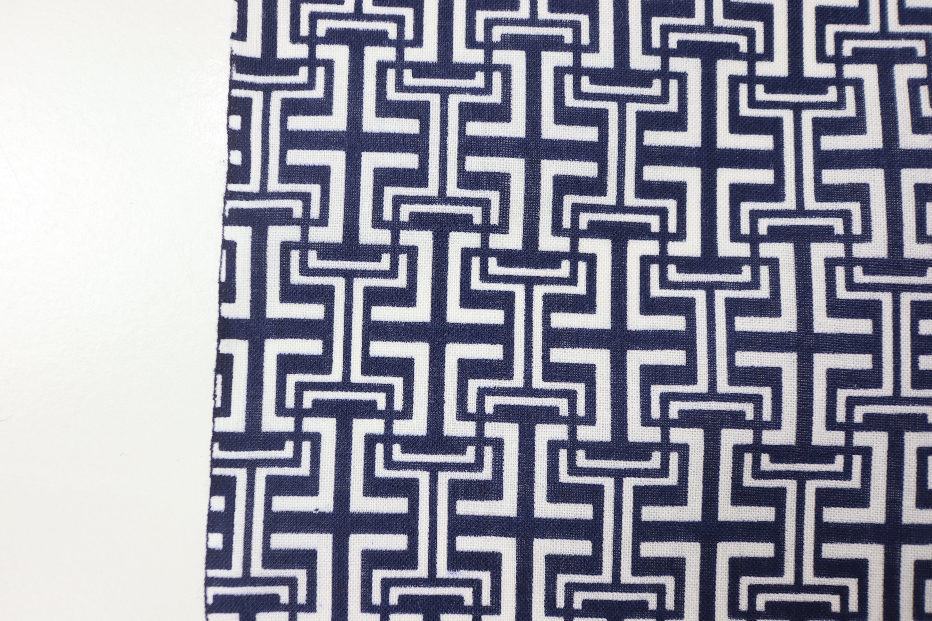 Japanese Cotton Fabric – Deadstock Yukata / kimono  Cotton Textile Geometric Pattern for Quilting, Sewing & Craft – Authentic Hand-Dyed Blue Cloth