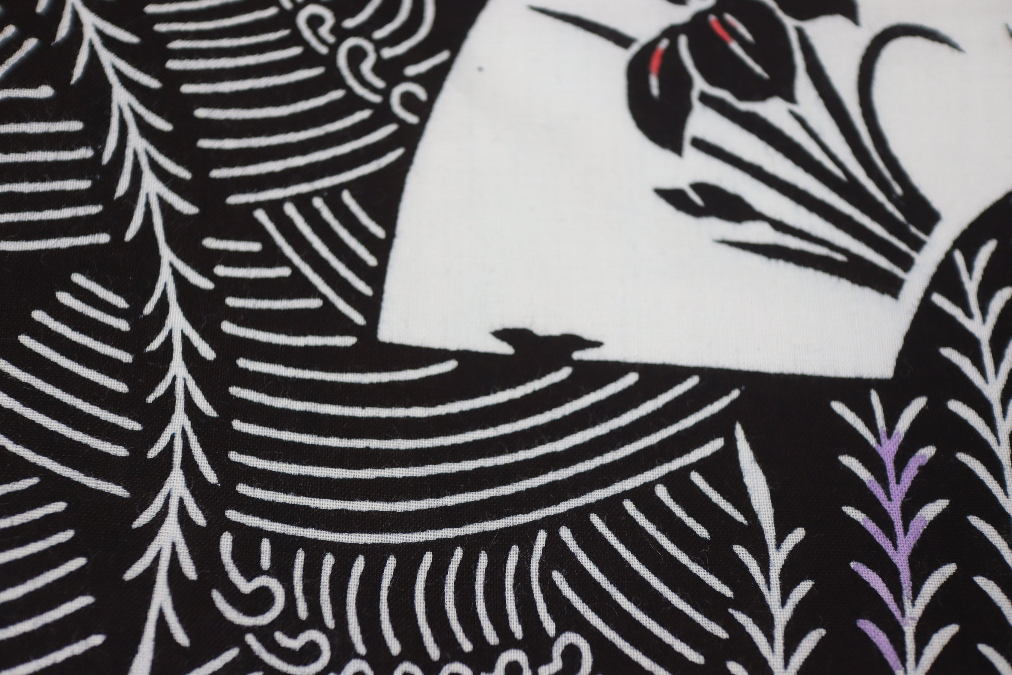 Japanese Cotton Fabric – Deadstock Chusen Yukata / kimono  Cotton Textile Fan & Iris Pattern for Quilting, Sewing & Craft – Authentic Hand-Dyed Dark Navy Blue Cloth
