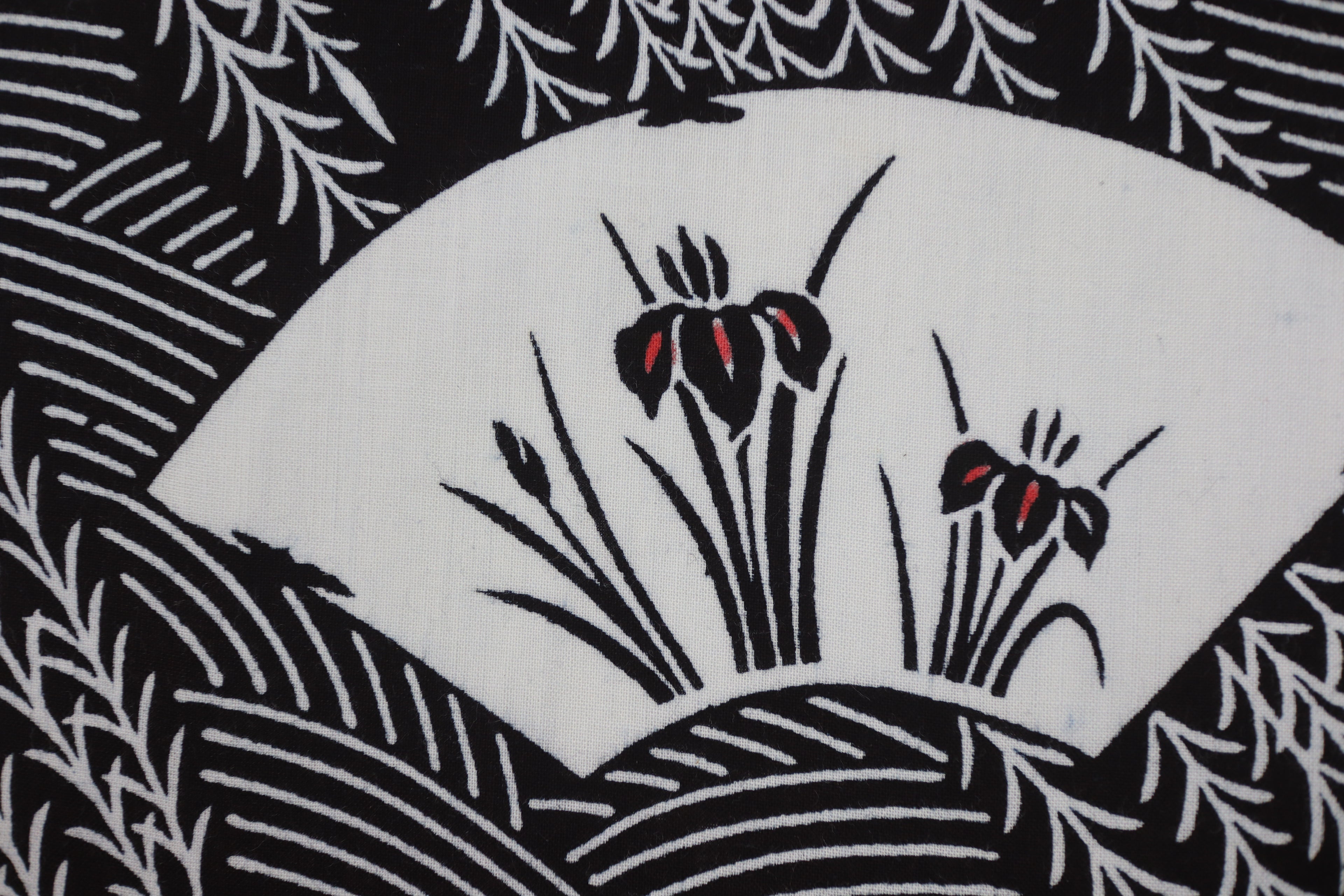 Japanese Cotton Fabric – Deadstock Chusen Yukata / kimono  Cotton Textile Fan & Iris Pattern for Quilting, Sewing & Craft – Authentic Hand-Dyed Dark Navy Blue Cloth