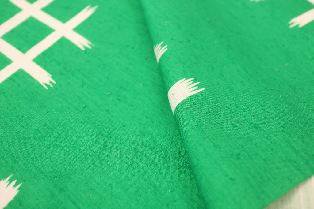 Japanese Tsumugi Silk  – Deadstock  / kimono  Silk  Textile Green and white Igeta Pattern for Quilting, Sewing & Craft