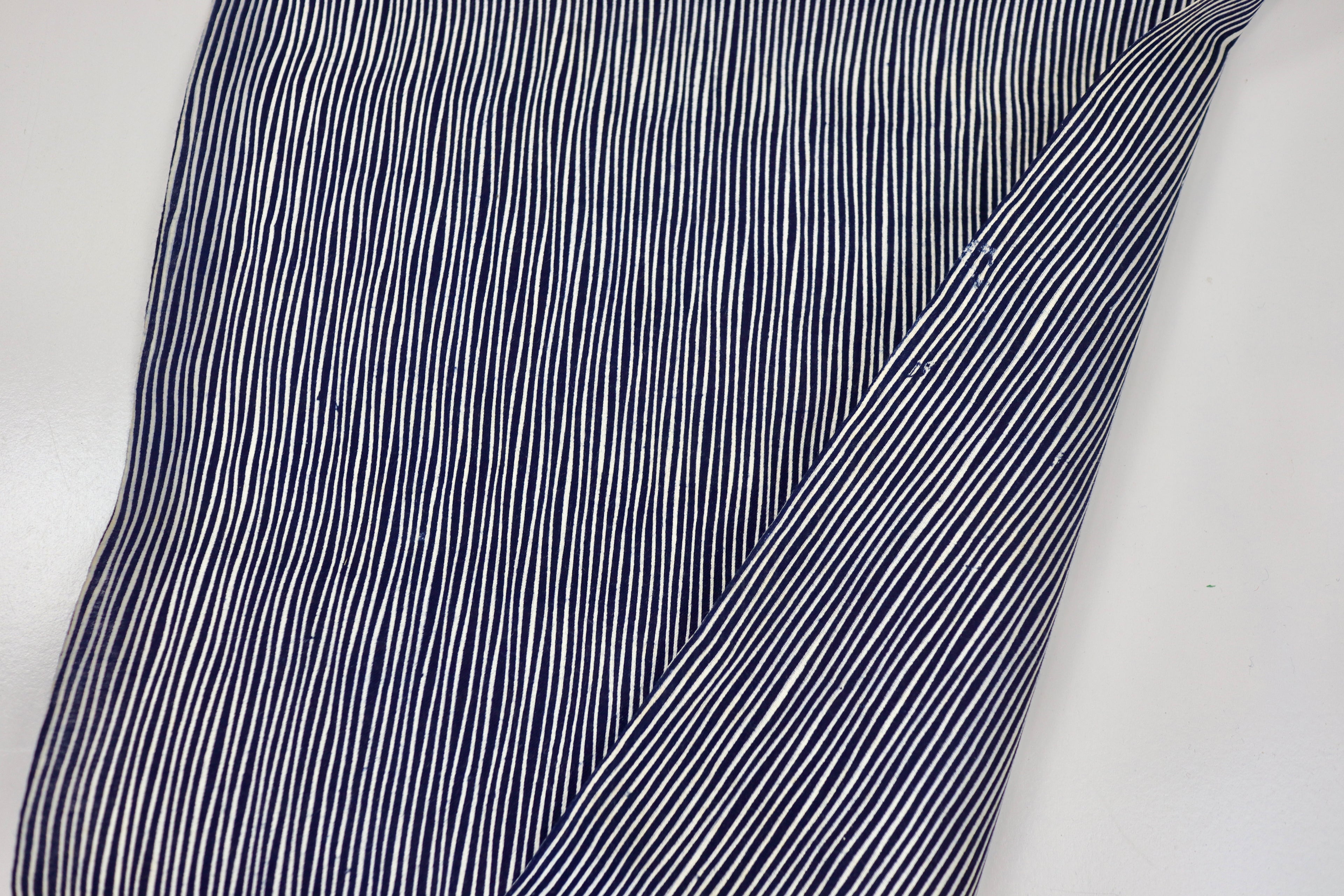 Japanese Cotton Fabric – Deadstock  Yukata Fabric / kimono  Cotton Textile Man suji  stripe for Quilting, Sewing & Craft – Authentic Hand-Dyed Dark Navy Blue Cloth