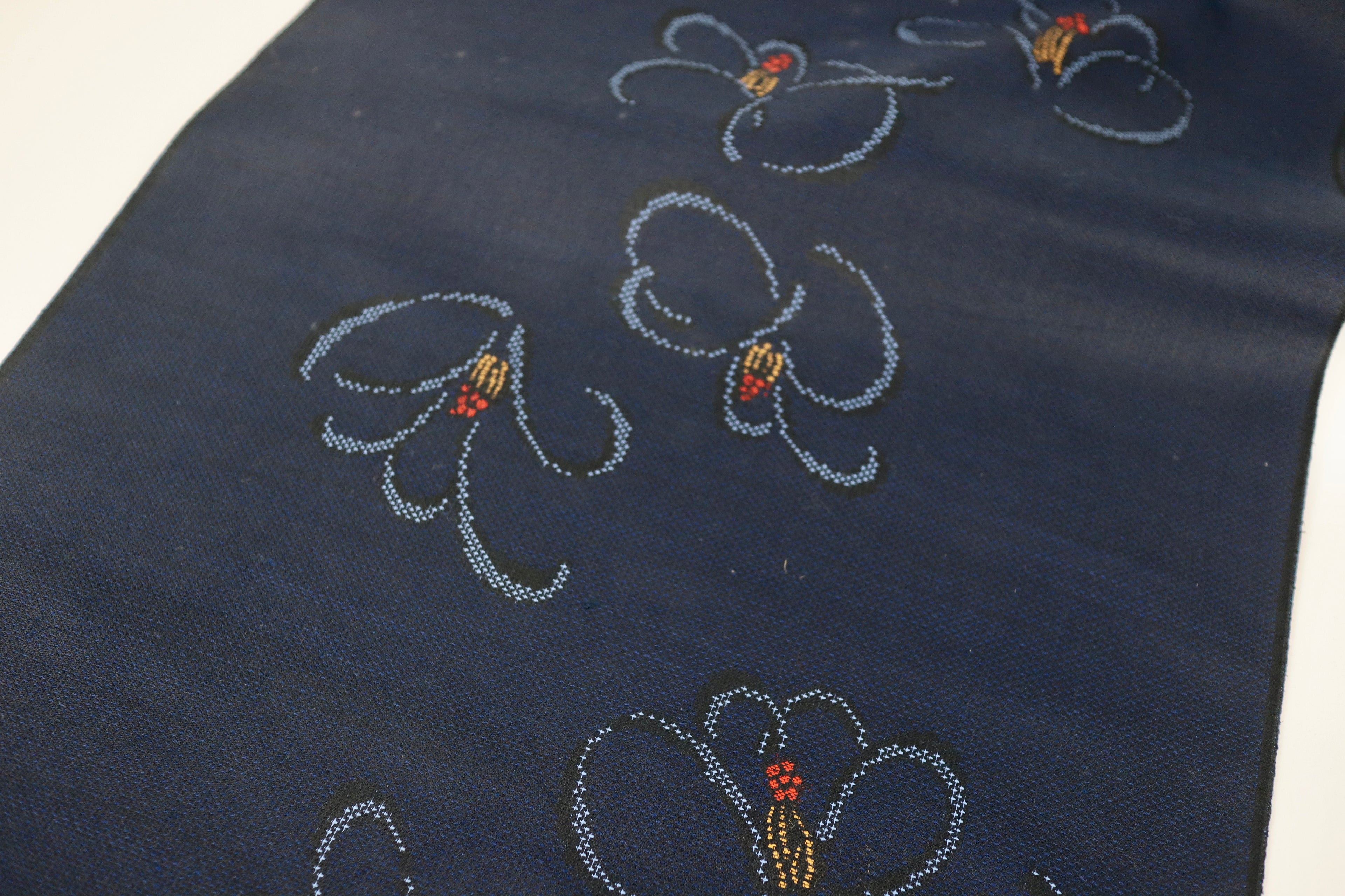 Japanese Wool Kimono Fabric – 1970s Deadstock Dark navy blue camellia  Pattern Textile for Sewing, Quilting & Craft – Vintage Japanese Cloth