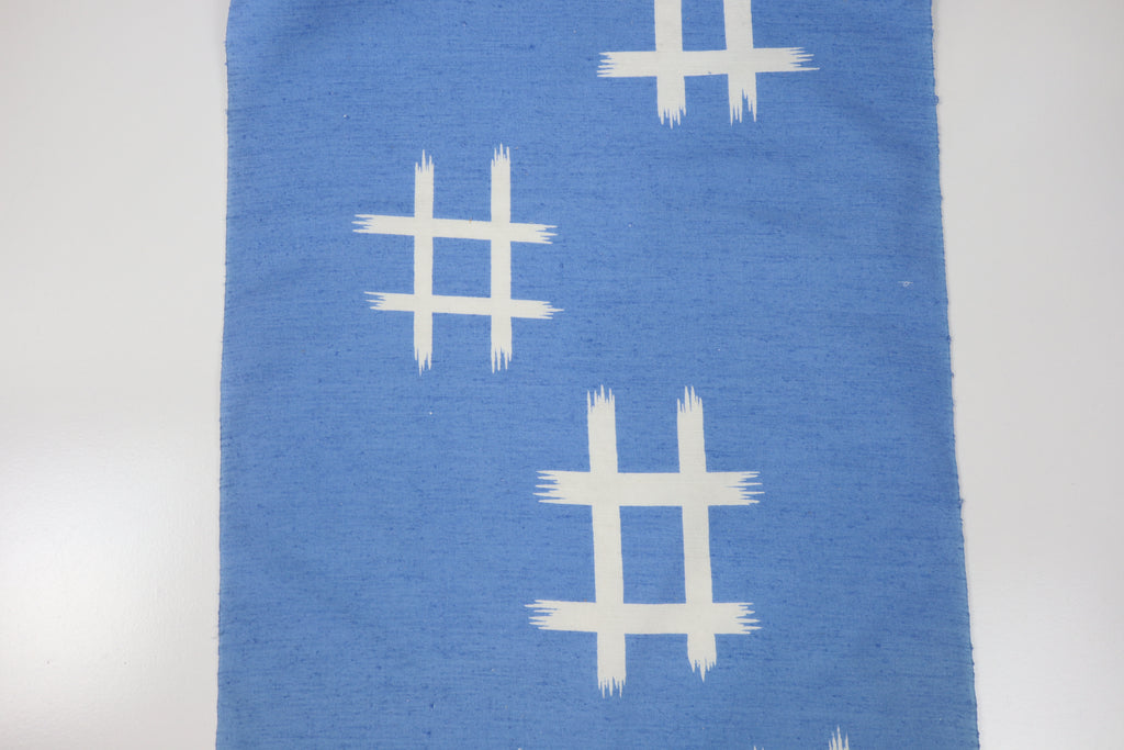 Japanese Tsumugi Silk  – Deadstock  / kimono  Silk  Textile Light Blue and white Igeta Pattern for Quilting, Sewing & Craft