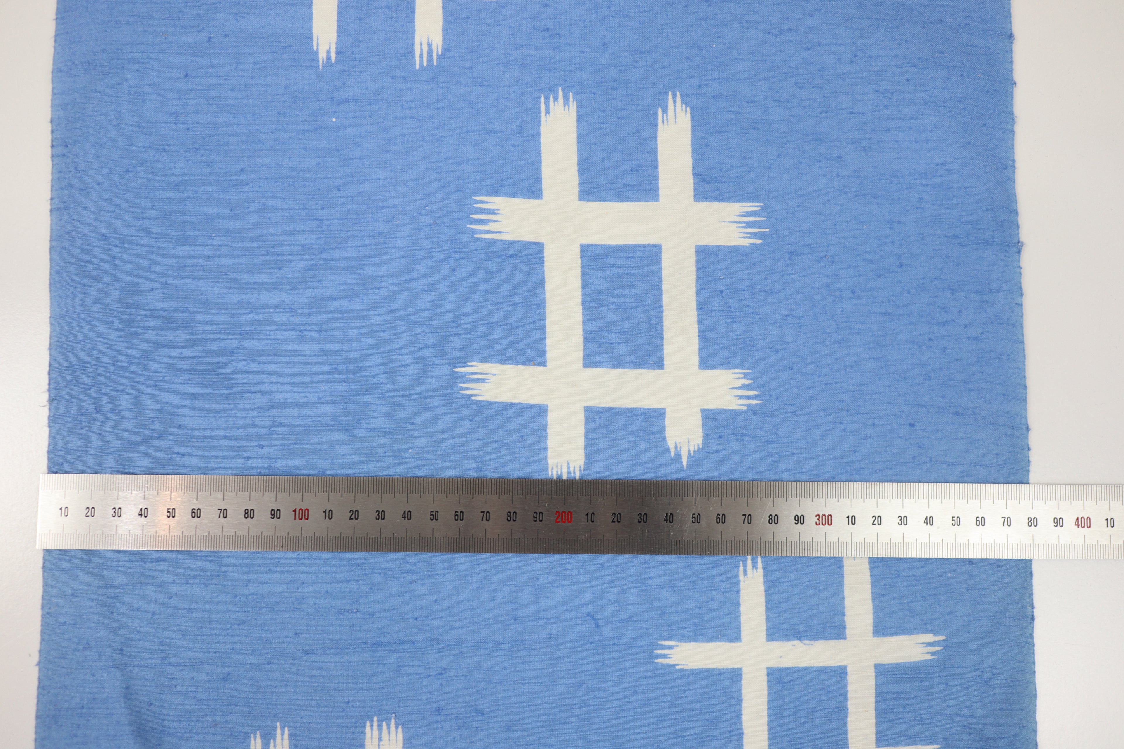 Japanese Tsumugi Silk  – Deadstock  / kimono  Silk  Textile Light Blue and white Igeta Pattern for Quilting, Sewing & Craft