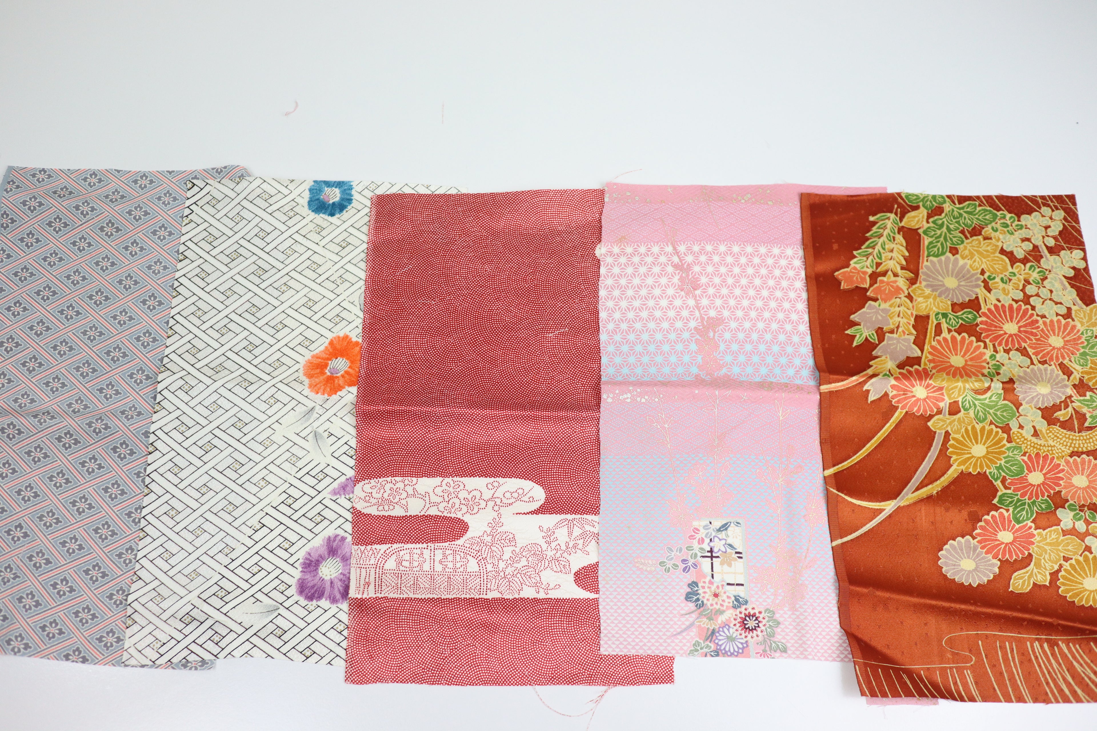 Vintage Japanese Soft Silk Fabric Scrap Set (5 Pieces) -SSET002