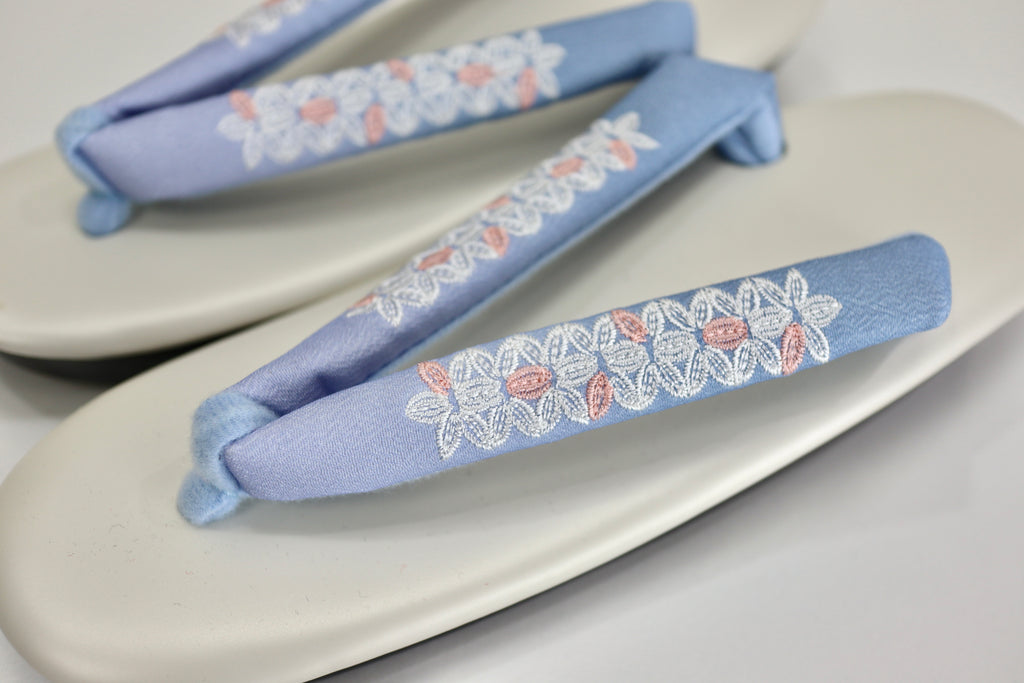 Women’s Zori Sandals Soft Blue and Cream – Comfortable Japanese Kimono Shoes  (New)